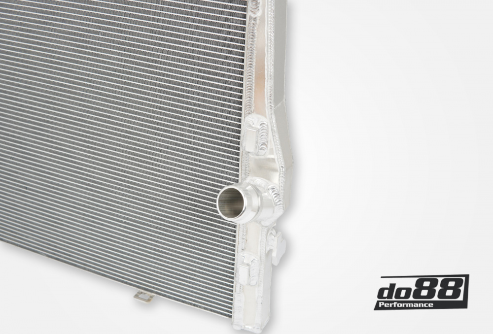 BMW M3 E90 E92 Radiator/Vannkjøler Aluminium BMW M3 E90 E92 Radiator/Vannkjøler Aluminium