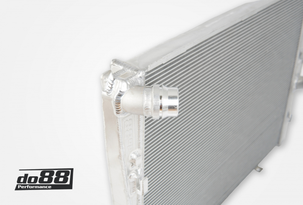 BMW M3 E90 E92 Radiator/Vannkjøler Aluminium BMW M3 E90 E92 Radiator/Vannkjøler Aluminium