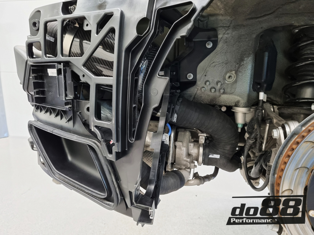 Porsche 911 Turbo (992) Slanger inn til turbon Porsche 911 Turbo (992) Slanger inn til turbon